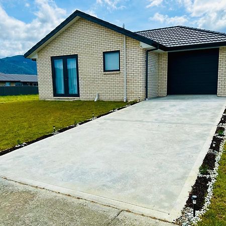 Holiday Home In Beautiful Te Anau Esterno foto