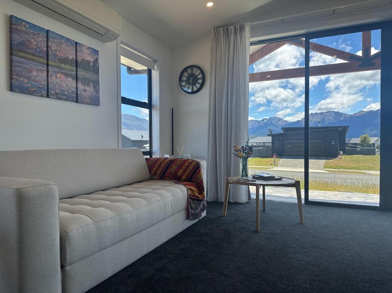 Holiday Home In Beautiful Te Anau Esterno foto