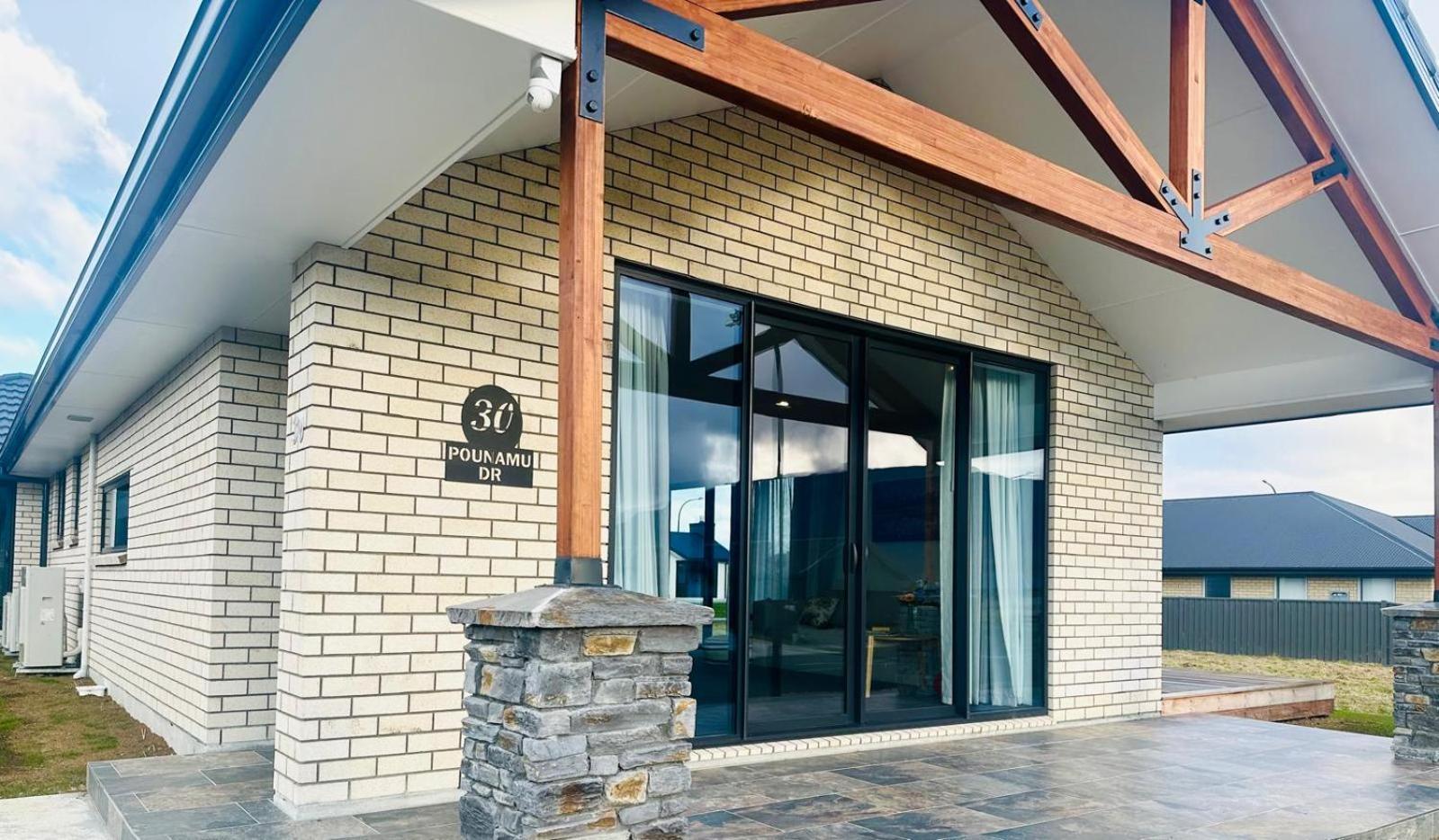 Holiday Home In Beautiful Te Anau Esterno foto