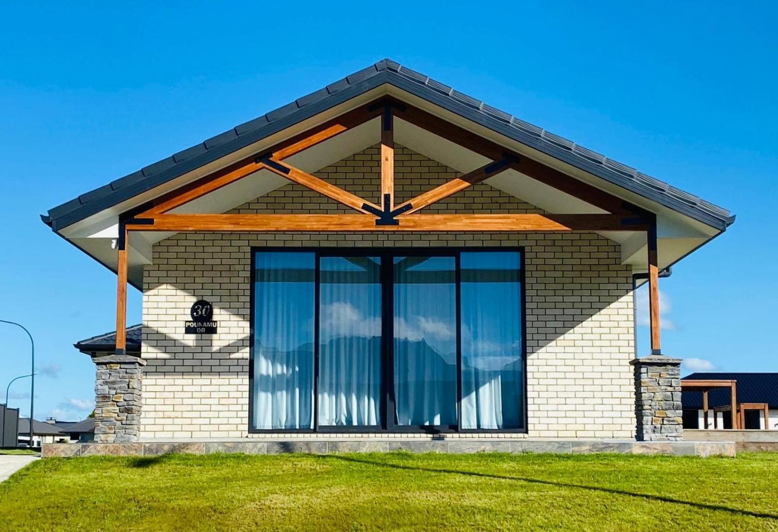 Holiday Home In Beautiful Te Anau Esterno foto